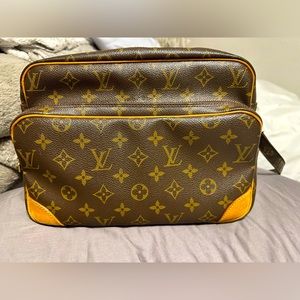 Authentic Louis Vuitton Purse